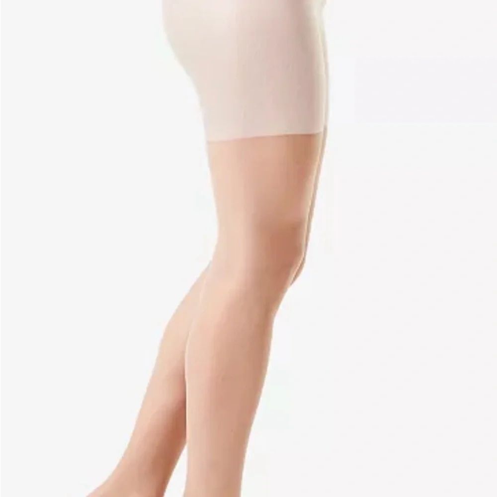 NWT SPANX Shaping Sheers size B